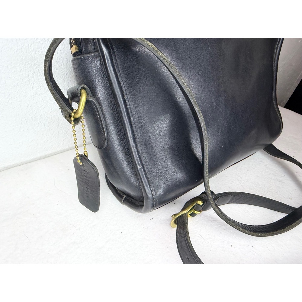 Vintage Coach Black Leather Crossbody Bag Brass Zip Pocket USA Women's Purse - Picture 8 of 13